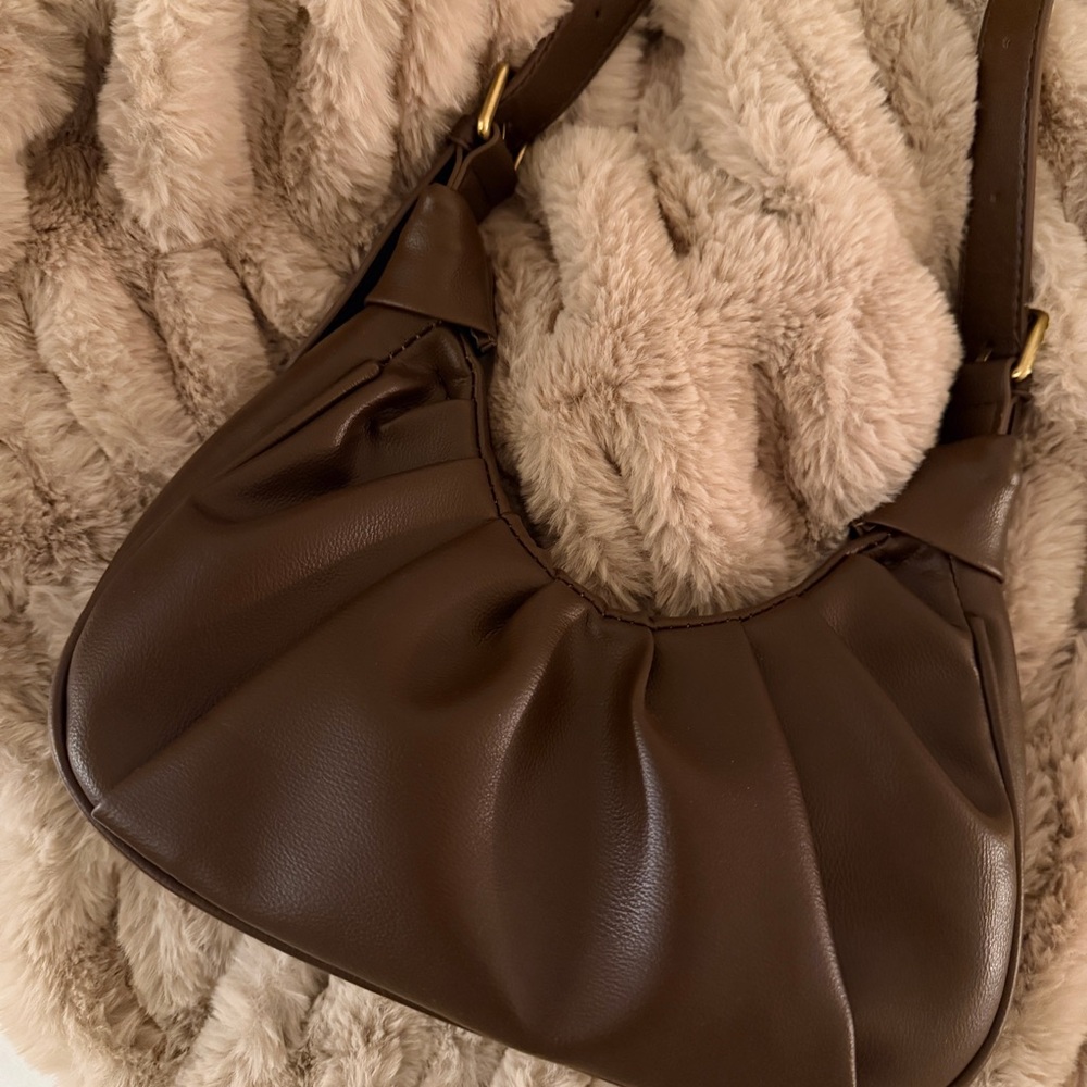 Revolve Purse - Picture 3 of 6